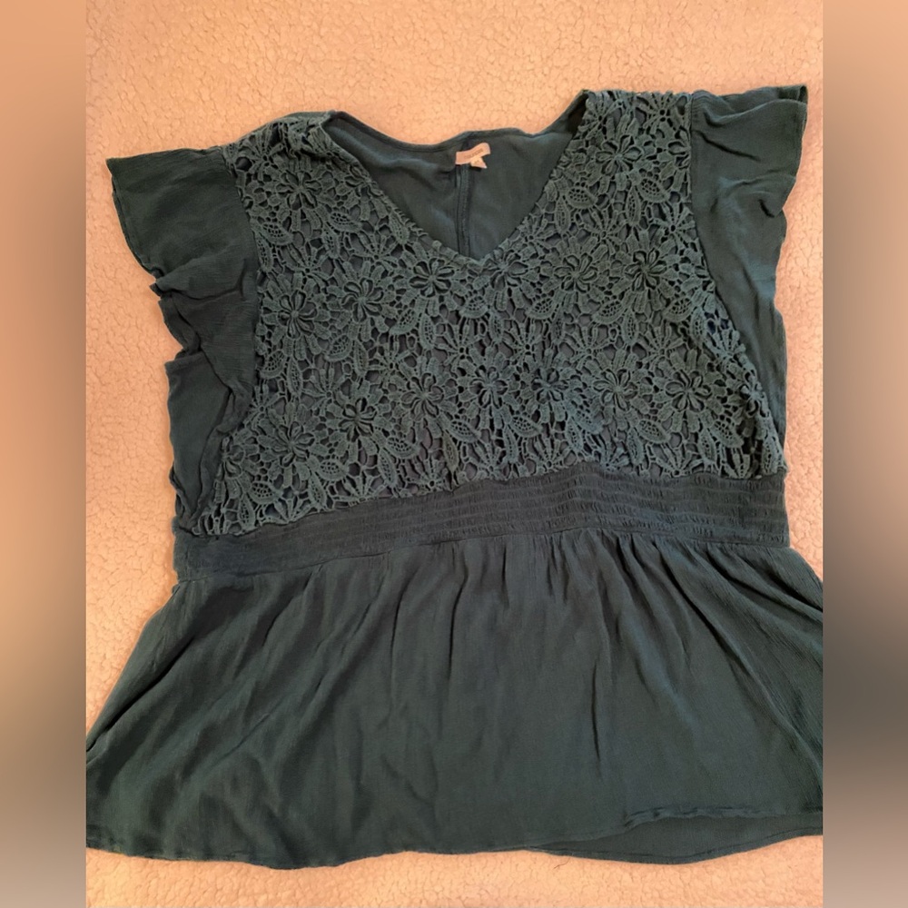 Maurice’s women’s 2x pullover babydoll top. Hunter green. Front embroidery. - Picture 1 of 8